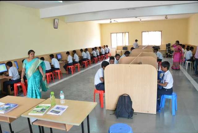 Sacred Heart Boys School Ashok Nagar labs