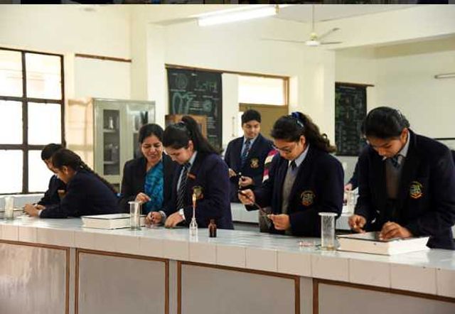 Cambridge School Noida - School Labs