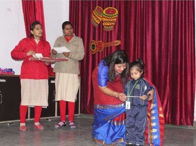 Cambridge Public School - Jaipur - Annual Prize Distribution