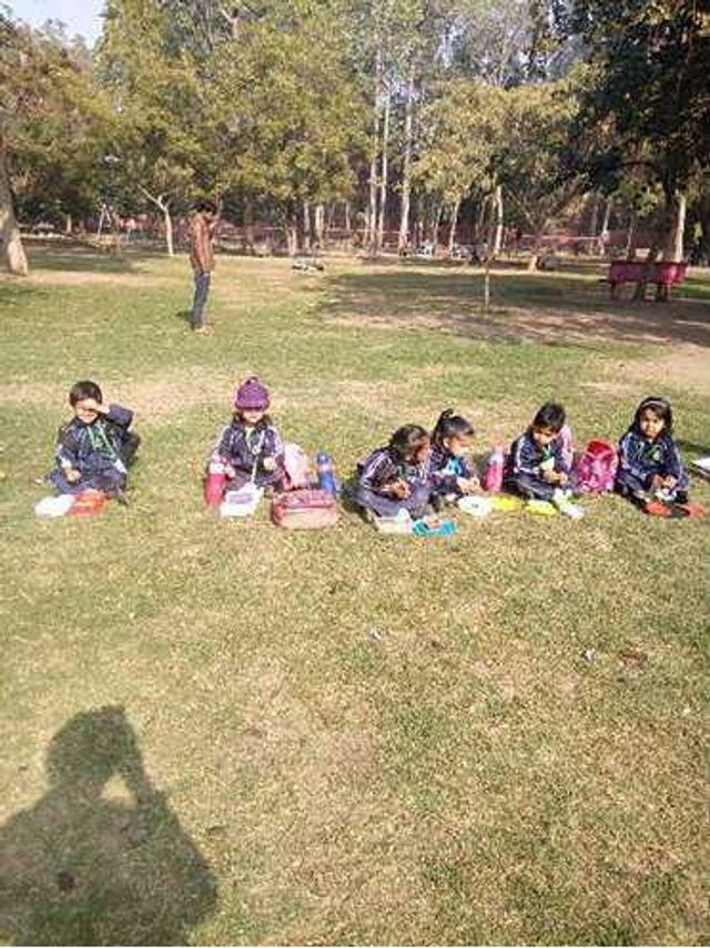 Cambridge Public School - Jaipur - School Picnic