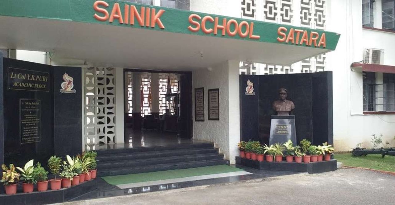 Sainik School, Satara,  Sadar Bazar Cover Image